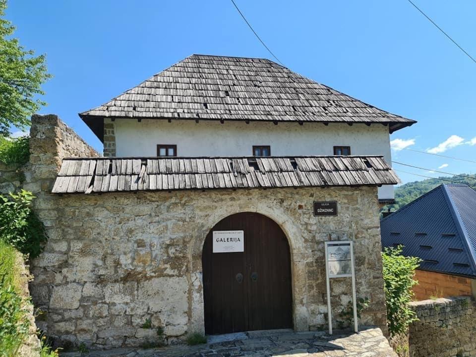 Amar Apartmani, Jajce Esterno foto